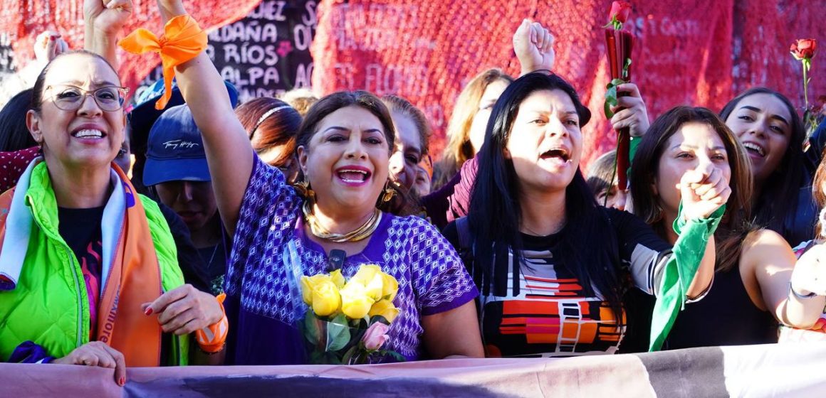 Clara Brugada marcha por la Erradicación de la Violencia contra la Mujer y sueña con una Ciudad Feminista