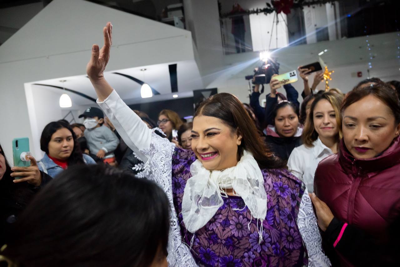 Clara Brugada Recibe 60 Proyectos de Género en su Precampaña