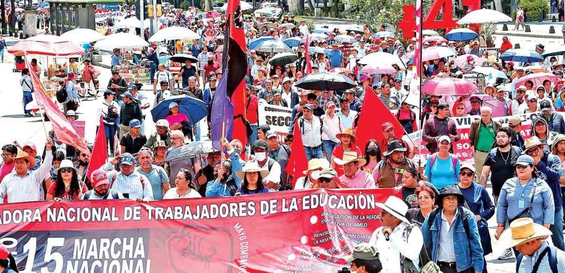 La Megamarcha de la CNTE paraliza la Ciudad de México