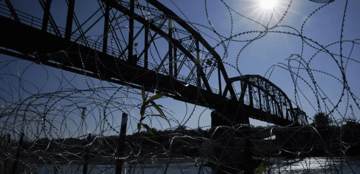 La Oficina de Aduanas y Protección Fronteriza (CBP) anunció la reapertura de los cruces ferroviarios internacionales de Texas