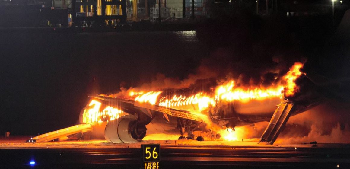 Tragedia Aérea en Japón: Fatal Colisión entre Aviones en Tokio