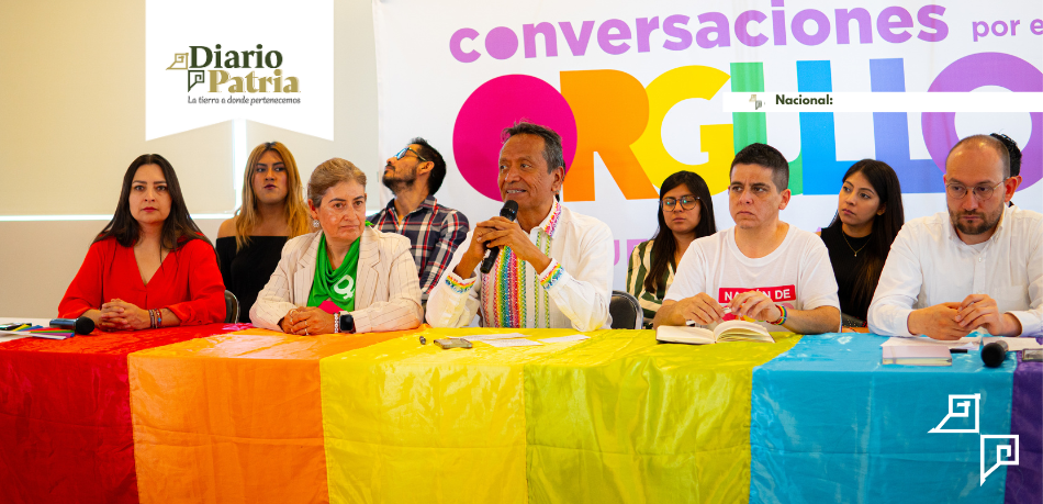 Militantes políticos de izquierda y activistas LGBTIQ+ intervienen espacio público de Puebla para invitar a construir una agenda nacional de la diversidad sexual.