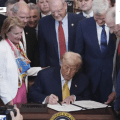 Trump: Cárteles dominan México y urge actuar ya