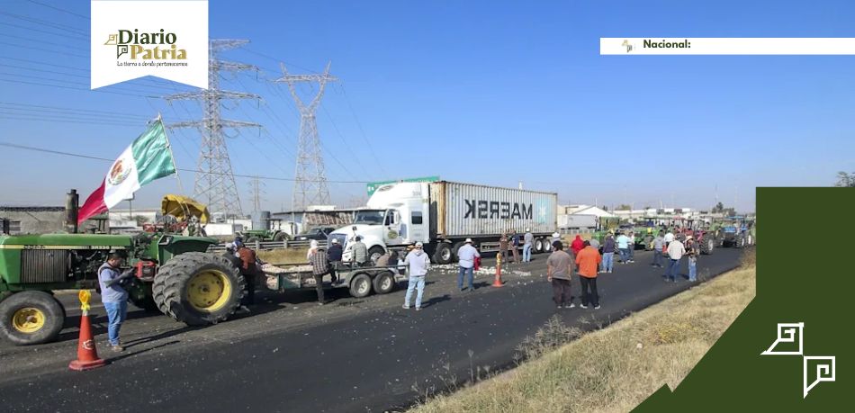 Agricultores bloquean carreteras en 10 estados; exigen precios justos por tonelada de maíz Agricultores bloquean carreteras en 10 estados; exigen precios justos por tonelada de maíz