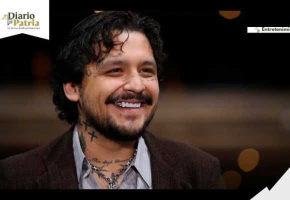 Nodal logra evitar vinculación a proceso por demanda de Universal Music