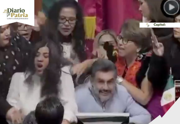 Jalones de cabello y empujones: así se salió de control la sesión en el Congreso capitalino
