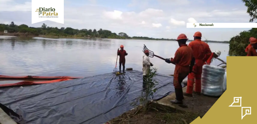 FGR interviene en el derrame del Golfo de México: Sheinbaum confirma que ya hay delito penal