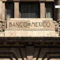 Banxico baja la tasa de interés a 6.75% pese a la inflación en México