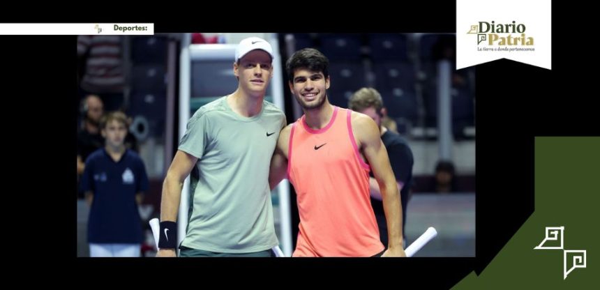Alcaraz y Sinner, semifinalistas del Masters de Montecarlo 2026 Jugadores de tenis posando juntos sonrientes.