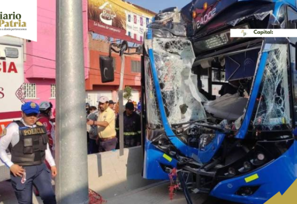 Choca unidad del trolebús elevado en Chalco; reportan al menos 20 lesionados