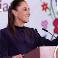 Sheinbaum propone aplazar la elección judicial a 2028 y rechaza narrativa de “narcogobierno”