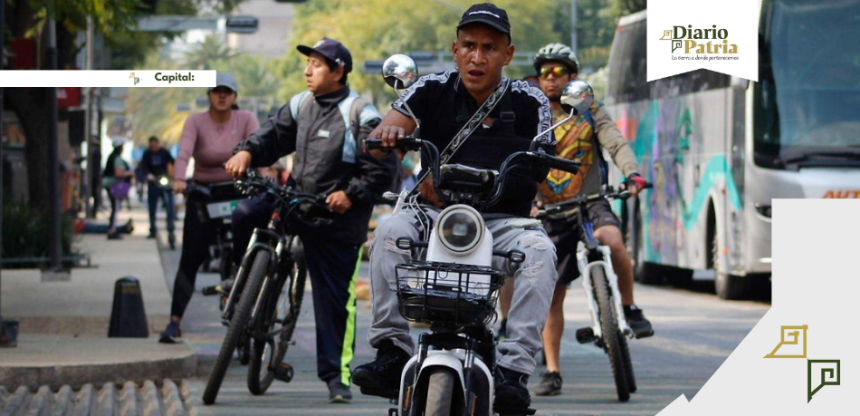 Nueva ley movilidad CDMX: scooters y motos eléctricas con placas y licencia, multas hasta 2,350 pesos